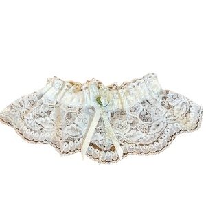 White Lace Garter with delicate pearl and flower detail. New.